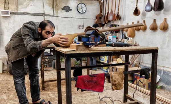 Making Traditional Instruments - Isfahan Tourist Information